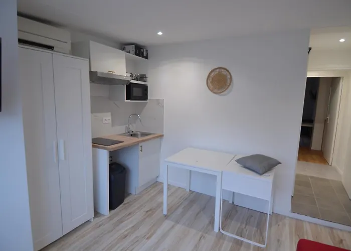 Cassin - Next To Tramway Line 2 Near Airport *
