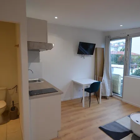 Cassin - Next To Tramway Line 2 Near Airport *