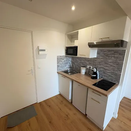 Cassin - Next To Tramway Line 2 Near Airport *